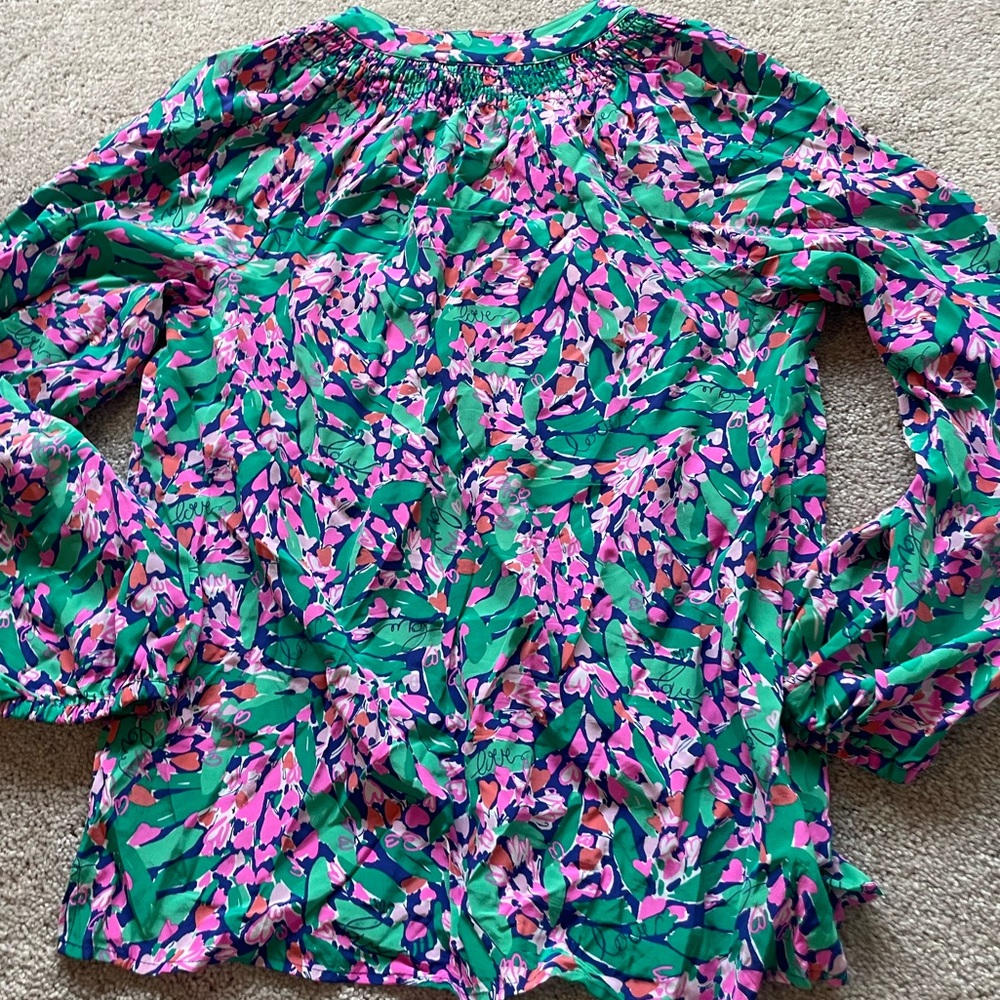 Lilly Pulitzer silk blouse. - Picture 3 of 3
